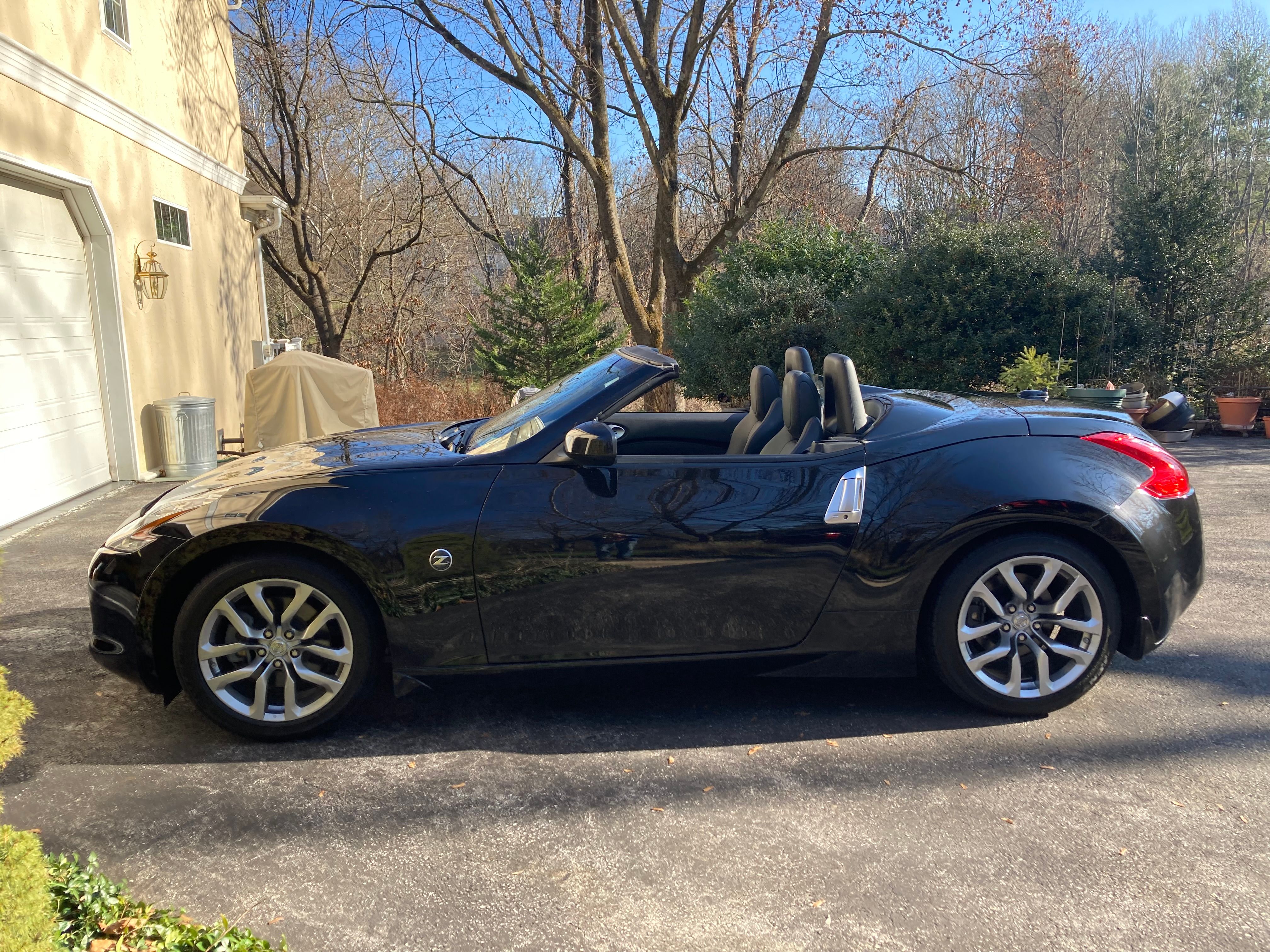 Used 2010 Nissan 370Z Touring RWD image 8