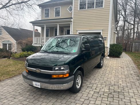 Used 2013 Chevrolet Express 2500 w/ Power Package image 2