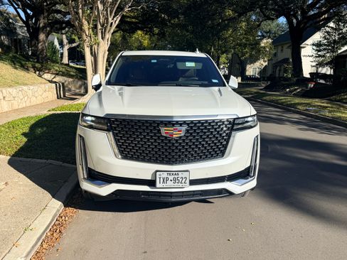 Used 2024 Cadillac Escalade Premium Luxury w/ Performance Package image 12