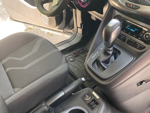 Used 2018 Ford Transit Connect XLT FWD image 6