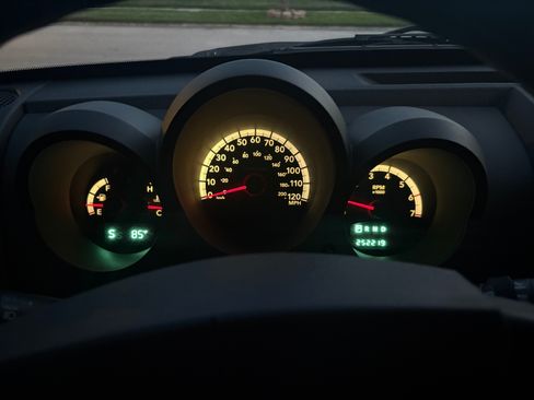 Used 2010 Dodge Nitro Heat w/ Chrome Accents Group image 15