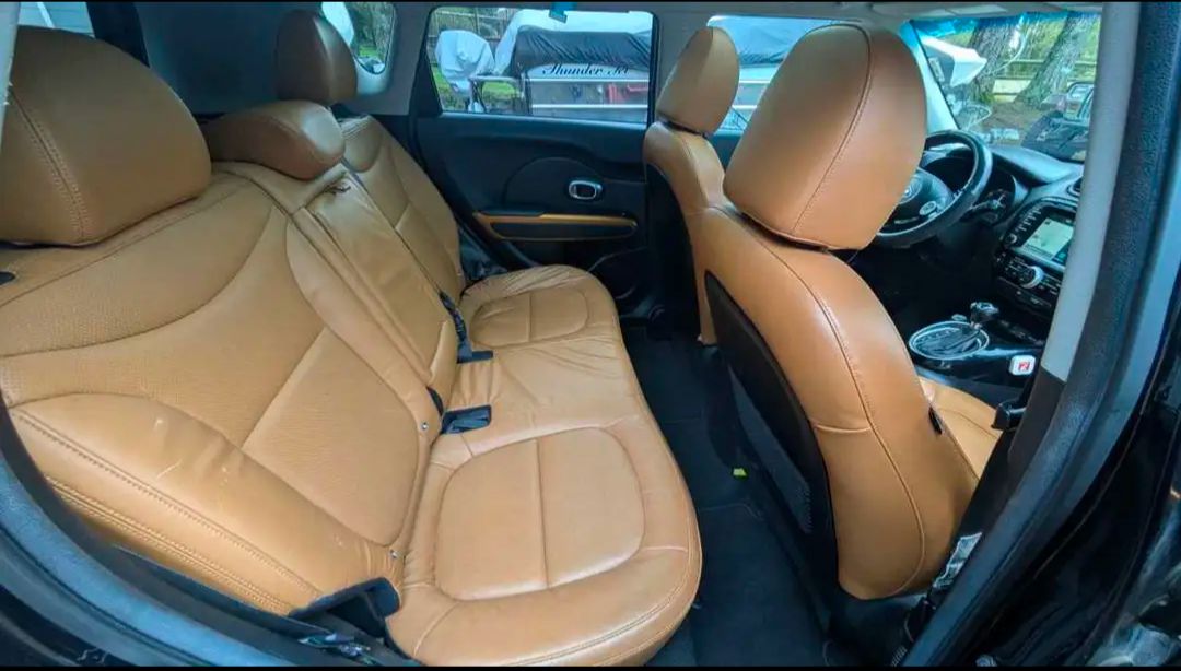 Used 2016 Kia Soul ! w/ Premium Package FWD image 5