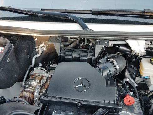 Used 2024 Mercedes-Benz Sprinter 2500 image 24