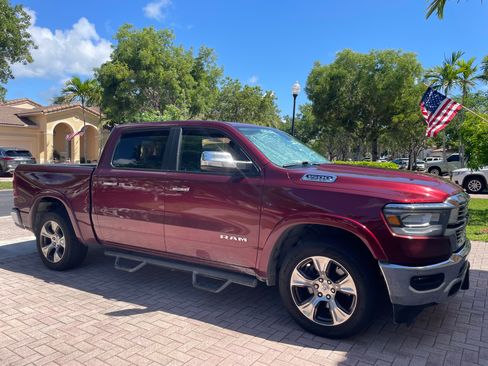 Used 2019 RAM 1500 Laramie AWD/4WD image 8