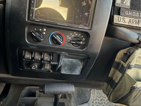 Used 2005 Jeep Wrangler Unlimited image 15