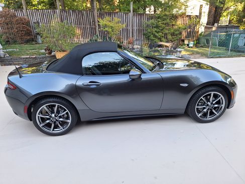 Used 2023 MAZDA MX-5 Miata Grand Touring image 1