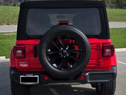 Used 2021 Jeep Wrangler Unlimited Sahara w/ Cold Weather Group image 8