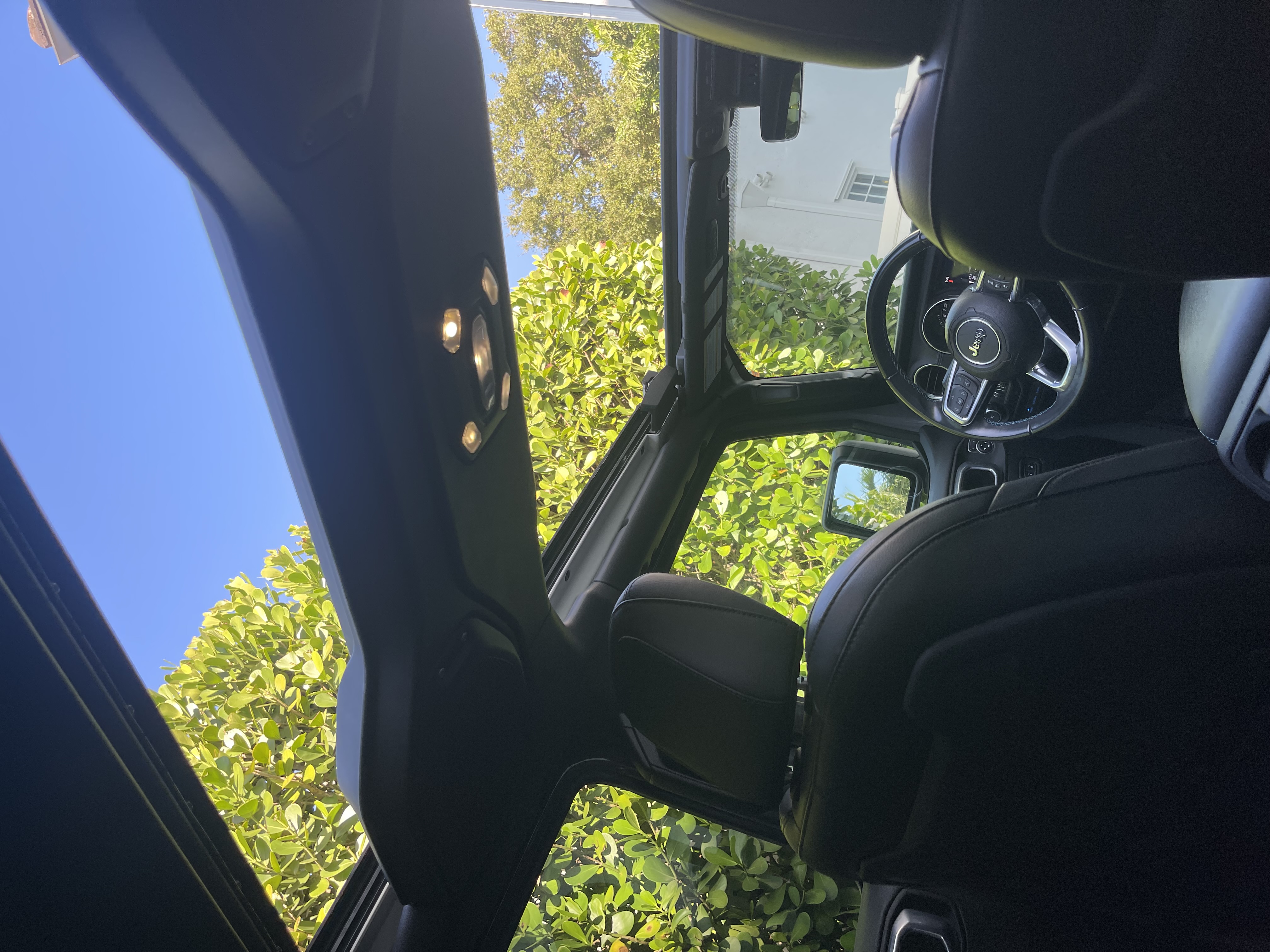 Used 2021 Jeep Wrangler Unlimited Rubicon 4xe w/ Safety Group AWD/4WD image 8