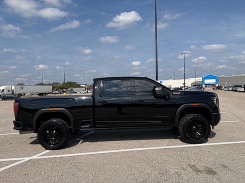 Used 2024 GMC Sierra 2500 AT4 w/ AT4 Premium Plus Package image 4