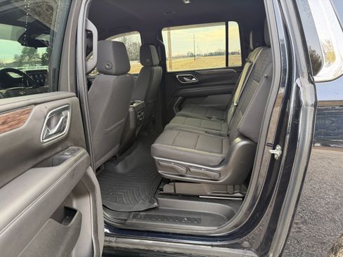 Used 2021 Chevrolet Suburban LS w/ Driver Alert Package image 10