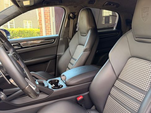 Used 2023 Porsche Cayenne GTS image 5
