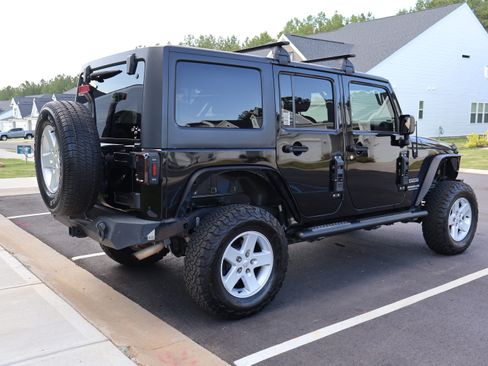 Used 2017 Jeep Wrangler Unlimited Sport w/ Quick Order Package 24S AWD/4WD image 6