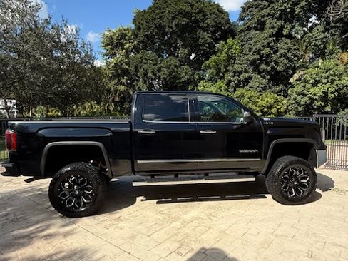 Used 2017 GMC Sierra 1500 SLT w/ SLT Premium Package image 1