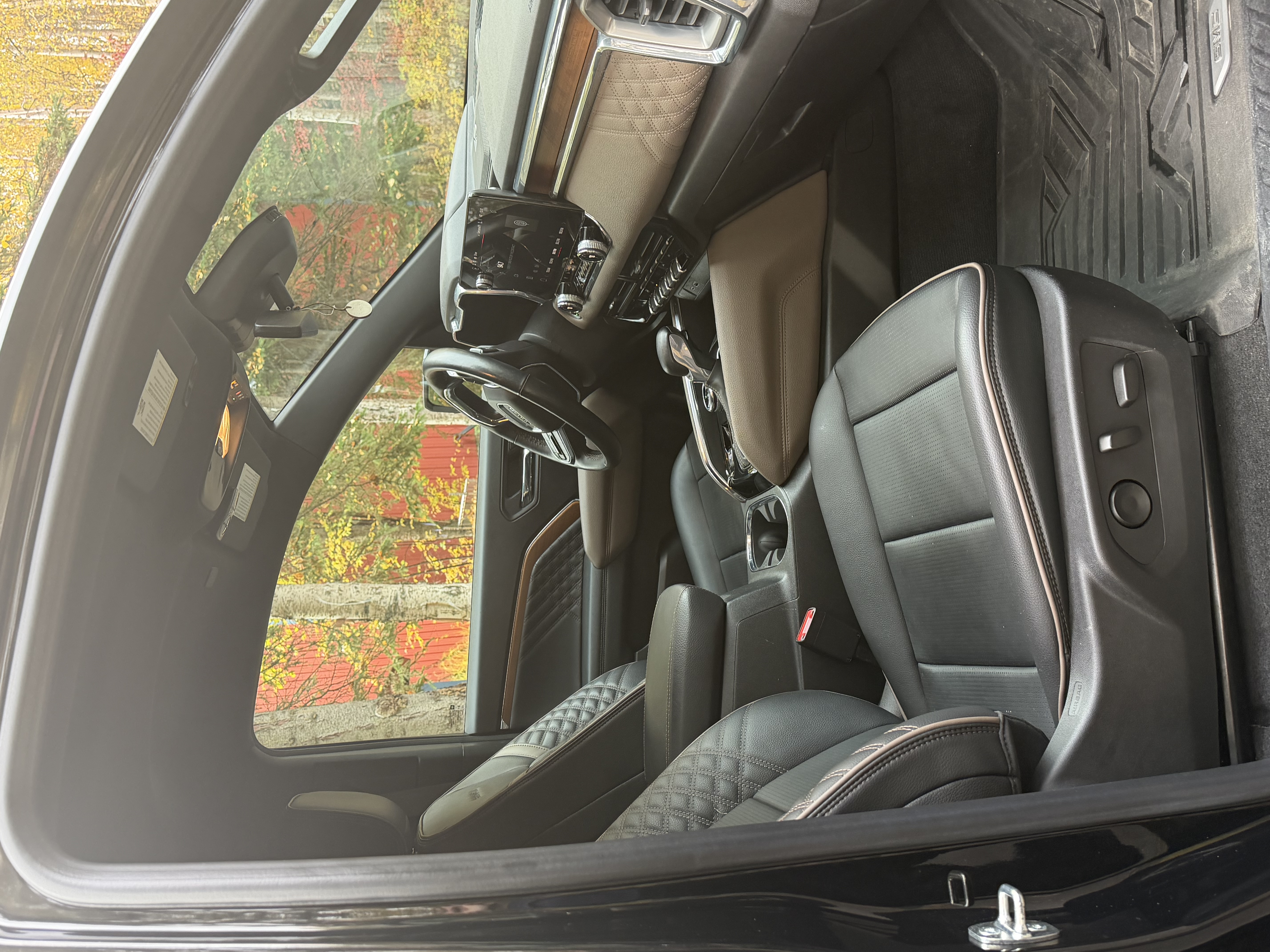 Used 2023 GMC Canyon Denali AWD/4WD image 11