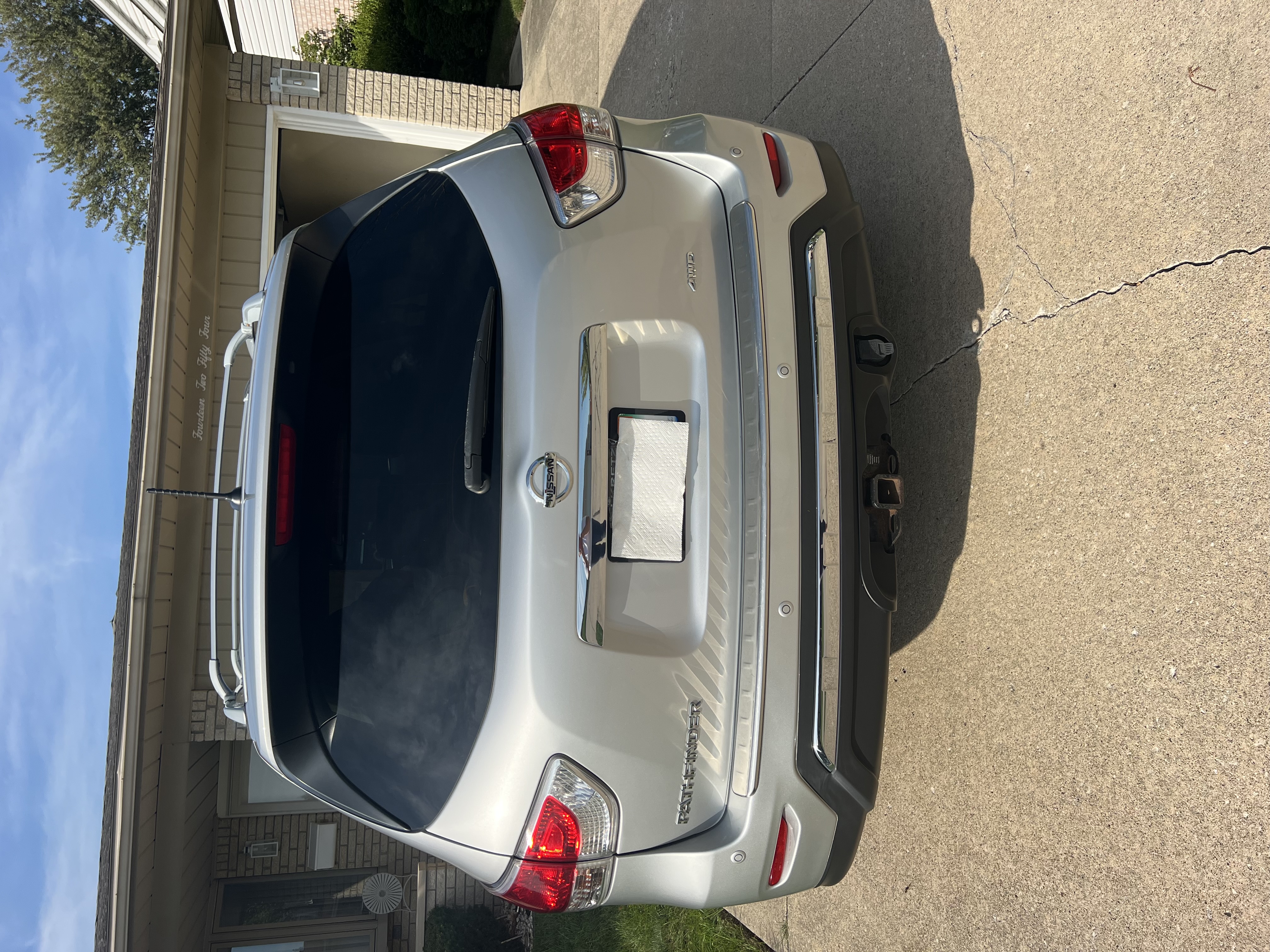 Used 2014 Nissan Pathfinder Platinum w/ Platinum Premium Package AWD/4WD image 5