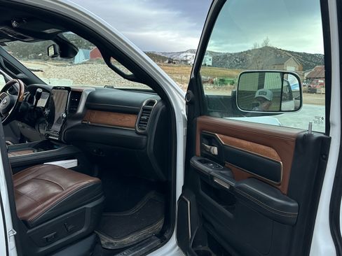 Used 2021 RAM 2500 Limited image 12