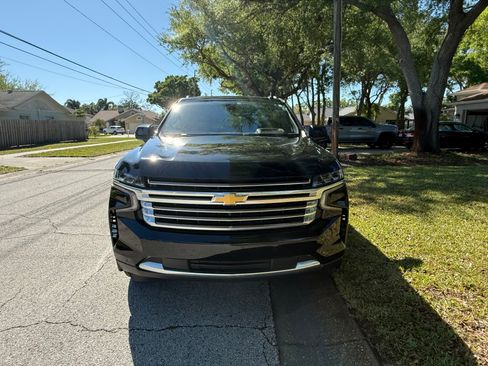 Used 2022 Chevrolet Suburban High Country image 16