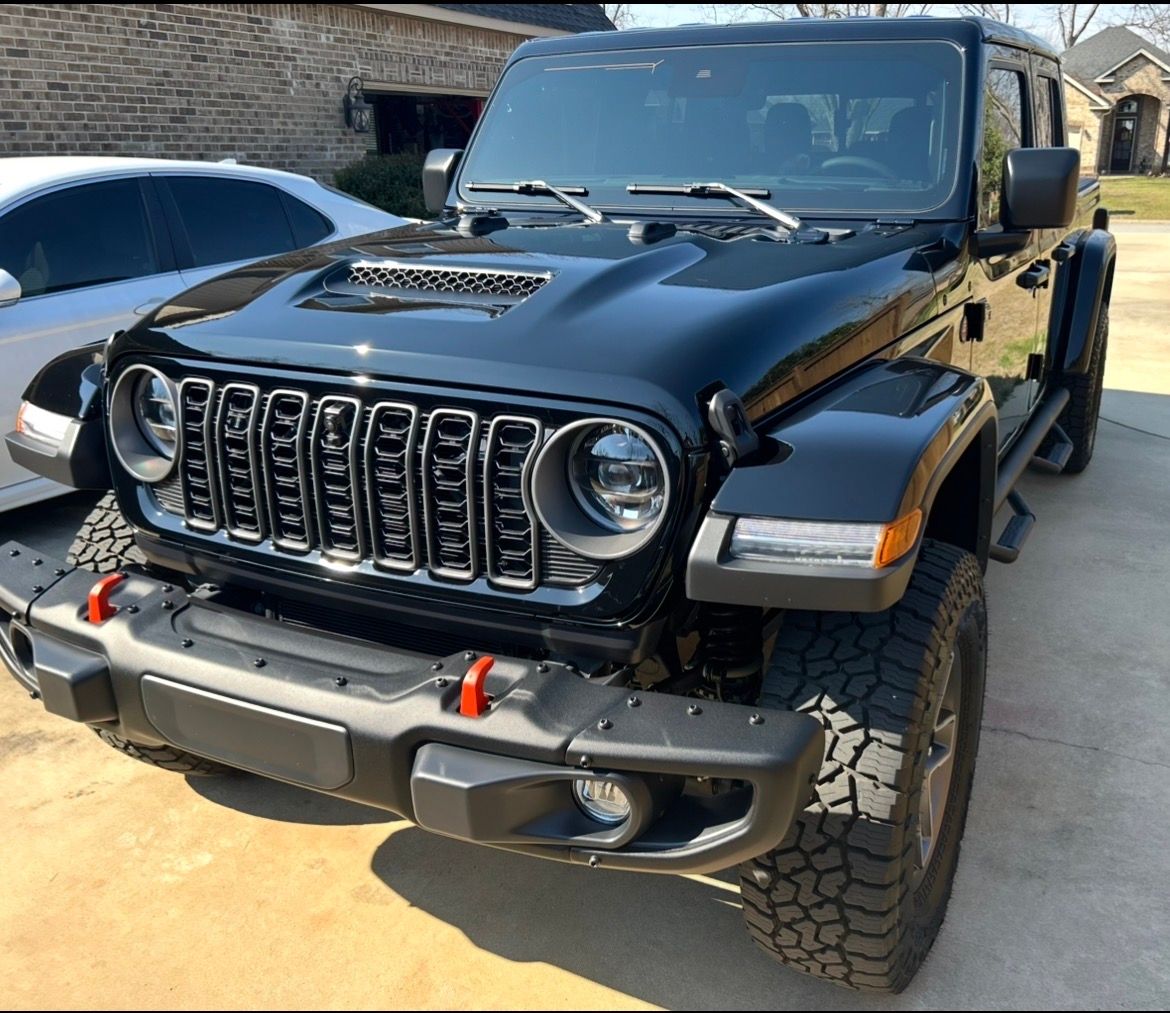 Used 2025 Jeep Gladiator Mojave AWD/4WD image 2