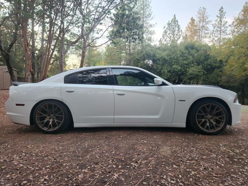 Used 2012 Dodge Charger R/T w/ Wheels & Tunes Group image 2