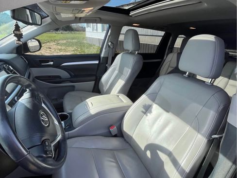 Used 2015 Toyota Highlander XLE AWD/4WD image 11