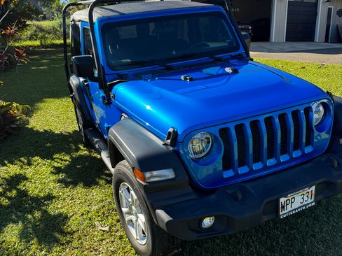 Used 2022 Jeep Wrangler Sport image 4