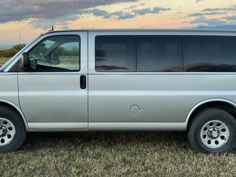 Used 2011 Chevrolet Express 1500 LT w/ LT Preferred Equipment Group image 1