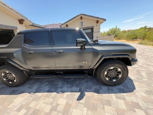 Used 2024 GMC Hummer EV 3X w/ Extreme Off-Road Package AWD/4WD image 8