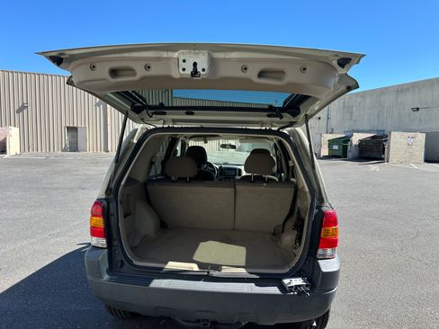Used 2004 Ford Escape XLT image 28