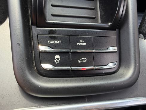 Used 2012 Porsche Cayenne S image 20