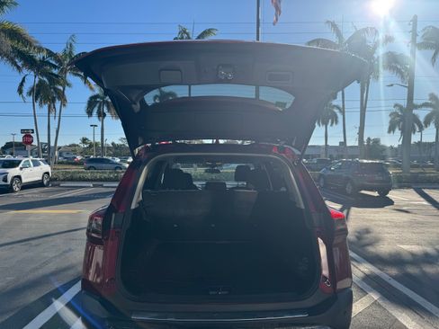 Used 2022 Nissan Rogue SV image 12