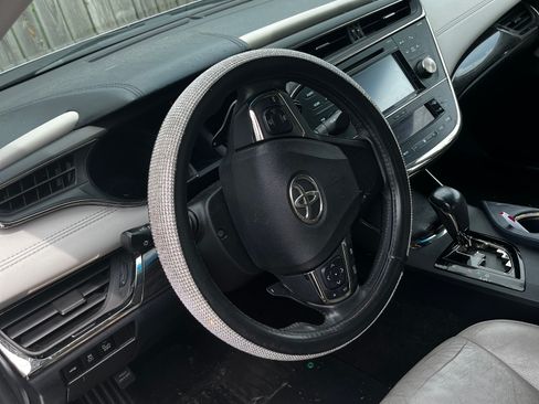 Used 2015 Toyota Avalon XLE Touring FWD image 1