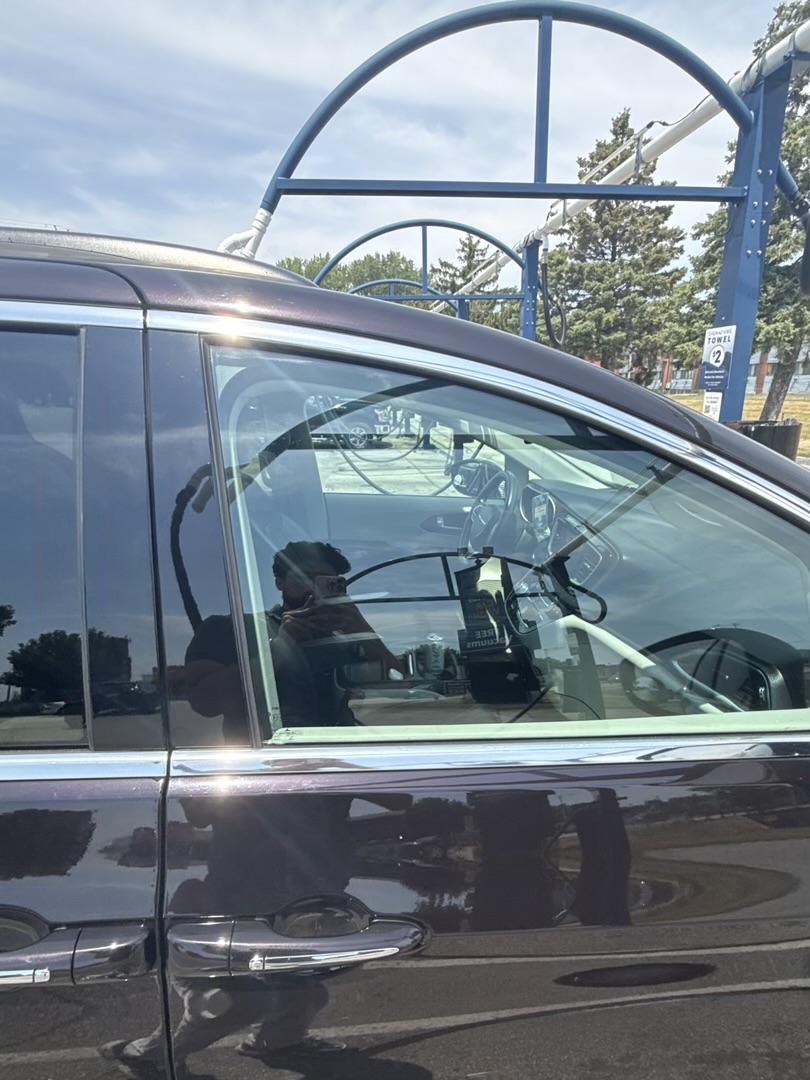 Used 2017 Chrysler Pacifica Touring-L FWD image 10