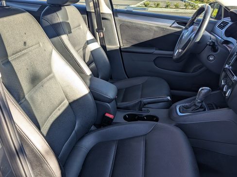 Used 2013 Volkswagen Jetta TDI image 16