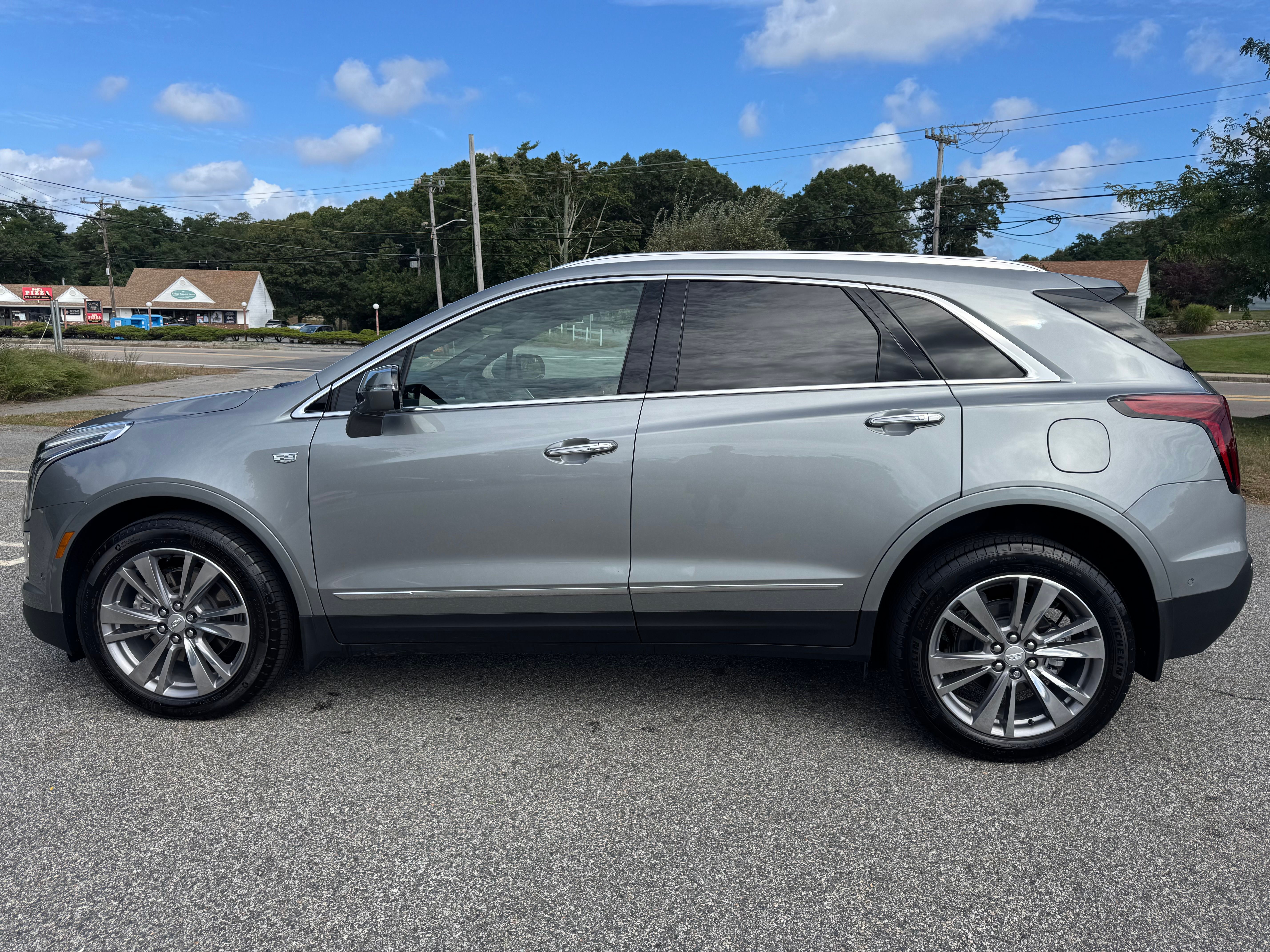 Used 2026 Cadillac XT5 Premium Luxury w/ LPO, Floor Liner Package AWD/4WD image 9