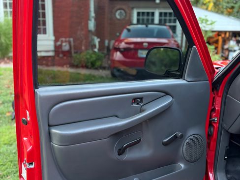 Used 2005 Chevrolet Silverado 1500 W/T image 13