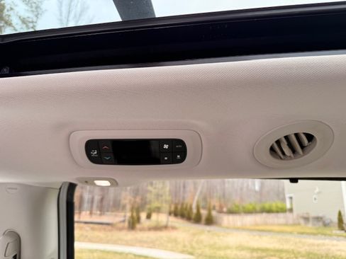 Used 2017 Chrysler Pacifica Limited w/ Advanced Safetytec Group image 25