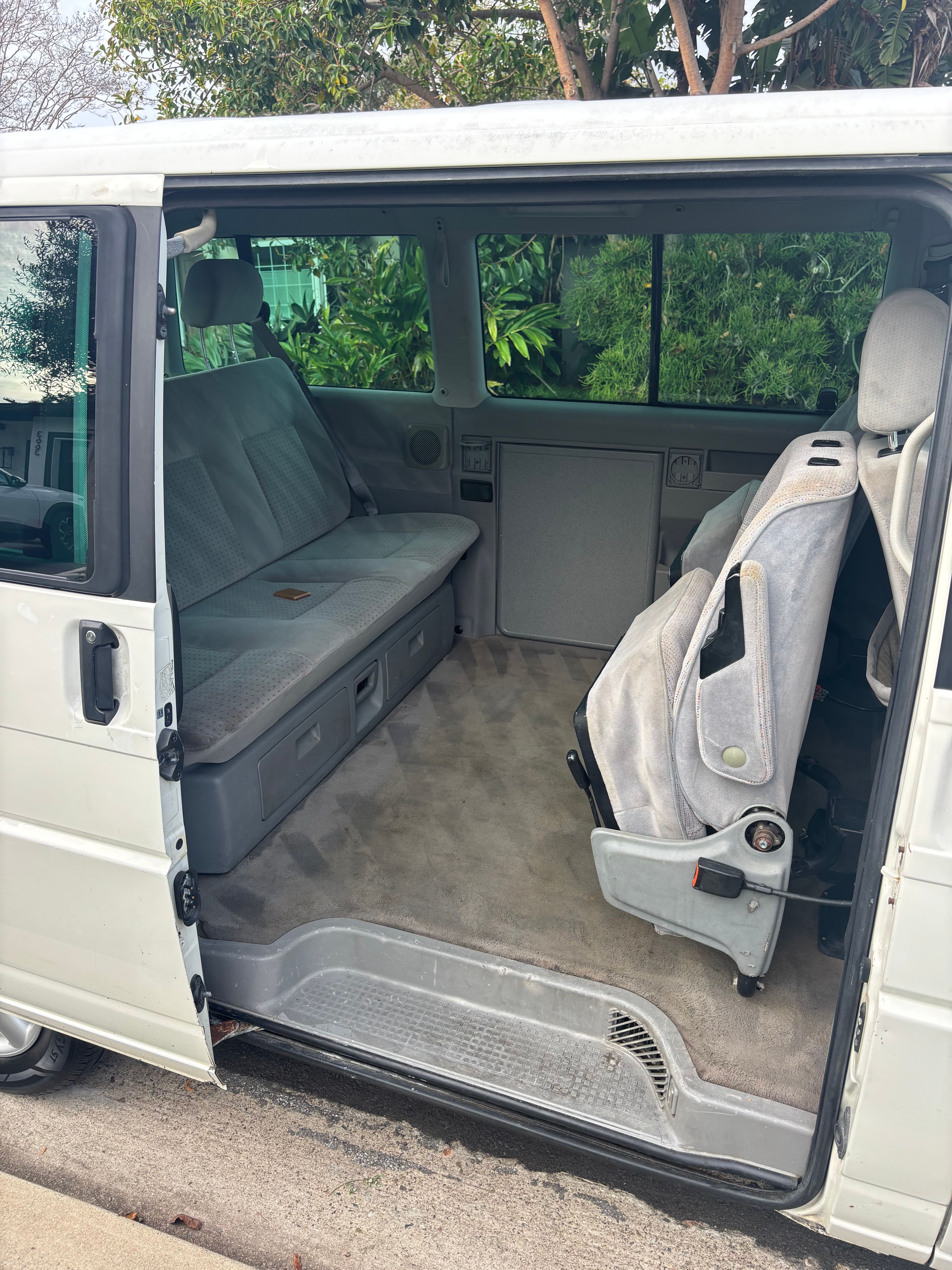 Used 2001 Volkswagen Eurovan FWD image 11