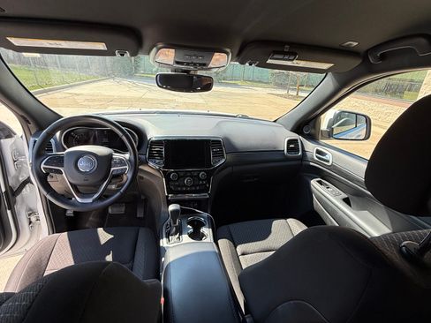 Used 2022 Jeep Grand Cherokee Laredo E w/ Security & Convenience Group image 10