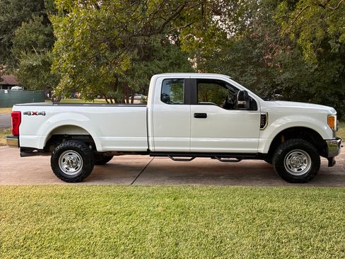Used 2017 Ford F250 XL w/ Power Equipment Group AWD/4WD image 1