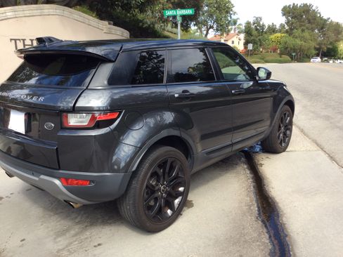 Used 2017 Land Rover Range Rover Evoque SE Premium image 13