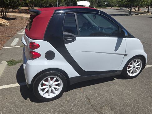 Used 2010 smart fortwo passion image 4