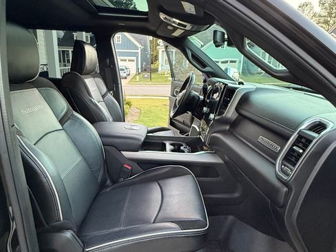 Used 2024 RAM 2500 Laramie w/ Sport Appearance Package image 8