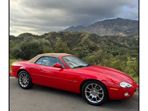 Used 2002 Jaguar XK8 Convertible image 5
