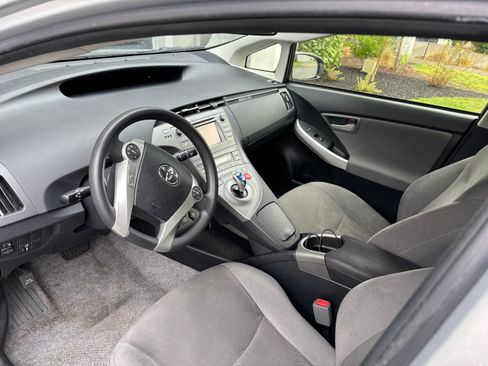 Used 2015 Toyota Prius Two image 8