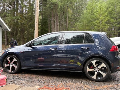 Used 2017 Volkswagen GTI S FWD image 18