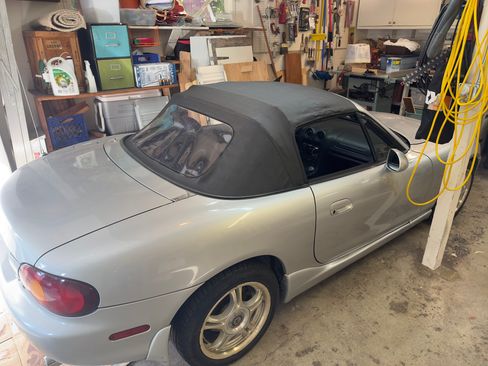 Used 1999 MAZDA MX-5 Miata RWD image 30