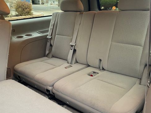 Used 2007 Chevrolet Suburban LT image 9