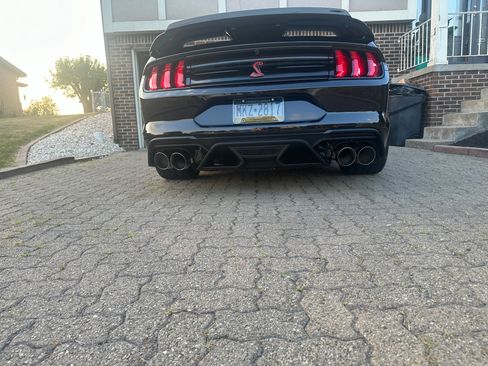 Used 2022 Ford Mustang Shelby GT500 w/ Technology Package image 8