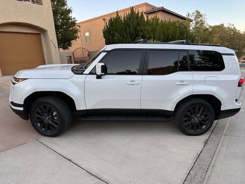 Used 2025 Lexus GX 550 AWD/4WD image 6