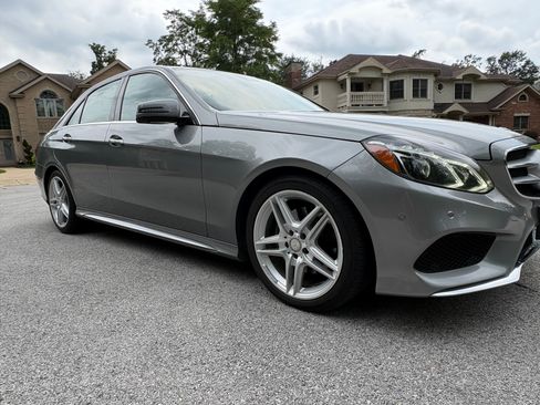 Used 2014 Mercedes-Benz E 350 4MATIC Sedan image 13